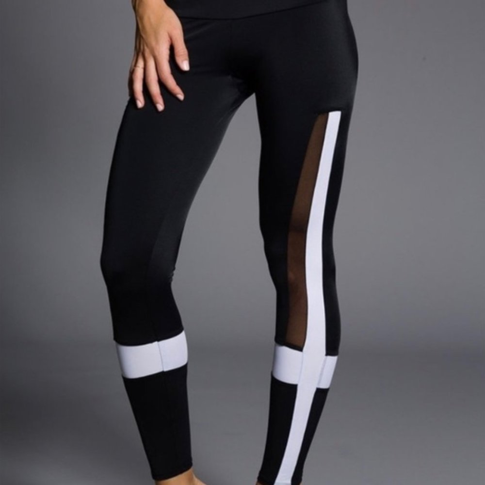 Onzie Legging Black and Whitte